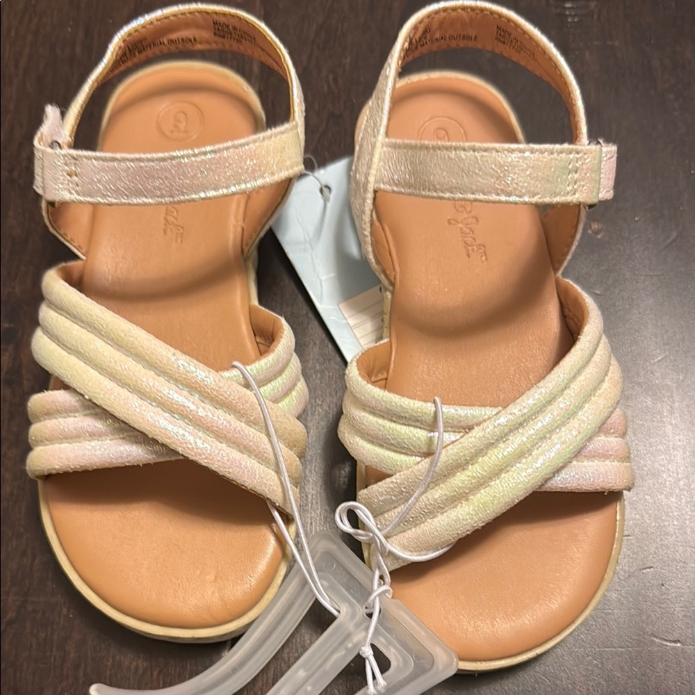 NWT Cat and Jack Toddler Girls Chloe White Iridescent Sandals!